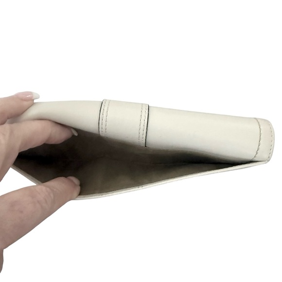 Coach Off-White Leather Buckle Clutch Wallet - Picture 4 of 10